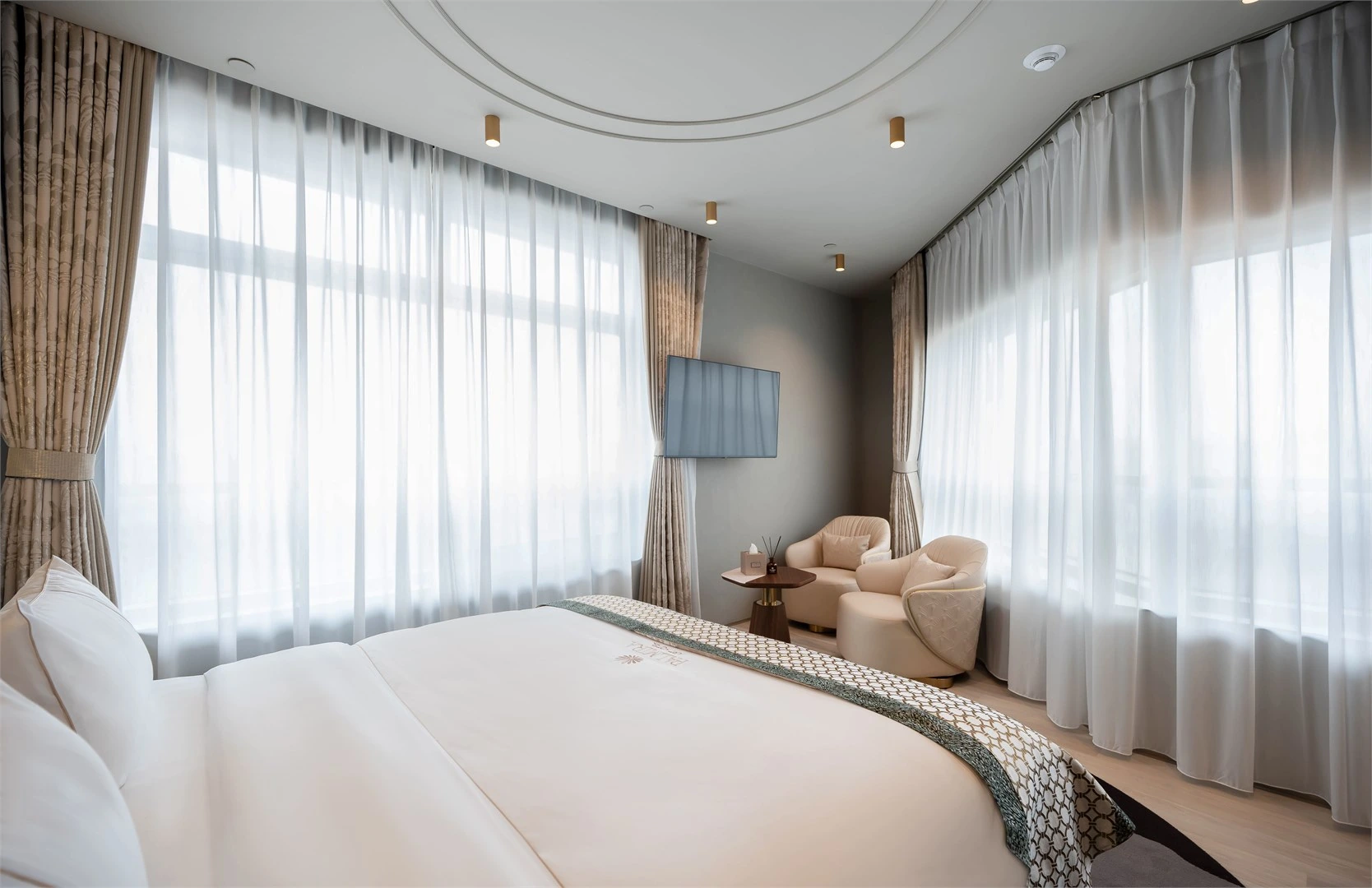 Стандарт с эркером